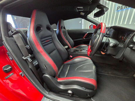 Nissan GT-R 3.8 V6 Premium Black Coupe 2dr Petrol Auto 4WD Euro 5 (550 ps) 3