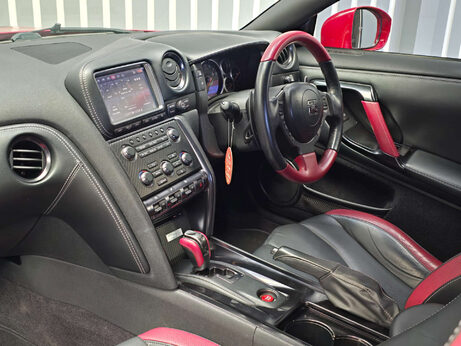 Nissan GT-R 3.8 V6 Premium Black Coupe 2dr Petrol Auto 4WD Euro 5 (550 ps) 4