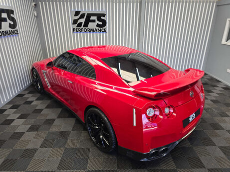 Nissan GT-R 3.8 V6 Premium Black Coupe 2dr Petrol Auto 4WD Euro 5 (550 ps) 14