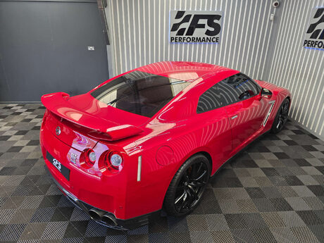 Nissan GT-R 3.8 V6 Premium Black Coupe 2dr Petrol Auto 4WD Euro 5 (550 ps) 20