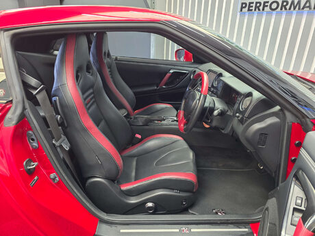 Nissan GT-R 3.8 V6 Premium Black Coupe 2dr Petrol Auto 4WD Euro 5 (550 ps) 21