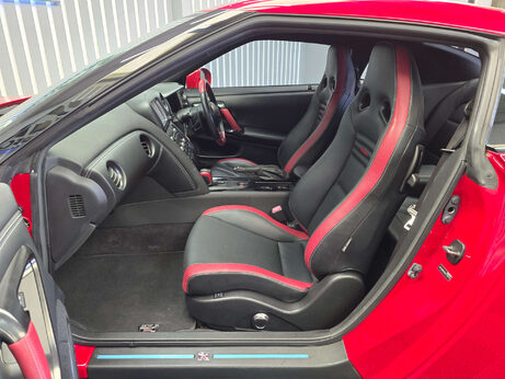 Nissan GT-R 3.8 V6 Premium Black Coupe 2dr Petrol Auto 4WD Euro 5 (550 ps) 19