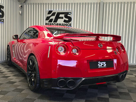 Nissan GT-R 3.8 V6 Premium Black Coupe 2dr Petrol Auto 4WD Euro 5 (550 ps) 34