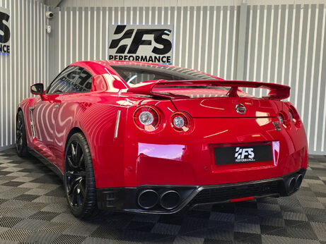 Nissan GT-R 3.8 V6 Premium Black Coupe 2dr Petrol Auto 4WD Euro 5 (550 ps) 30