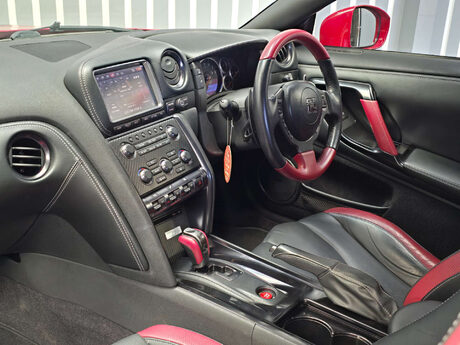 Nissan GT-R 3.8 V6 Premium Black Coupe 2dr Petrol Auto 4WD Euro 5 (550 ps) 38