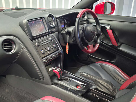 Nissan GT-R 3.8 V6 Premium Black Coupe 2dr Petrol Auto 4WD Euro 5 (550 ps) 34