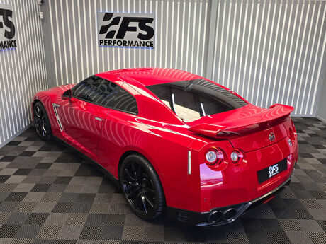Nissan GT-R 3.8 V6 Premium Black Coupe 2dr Petrol Auto 4WD Euro 5 (550 ps) 43