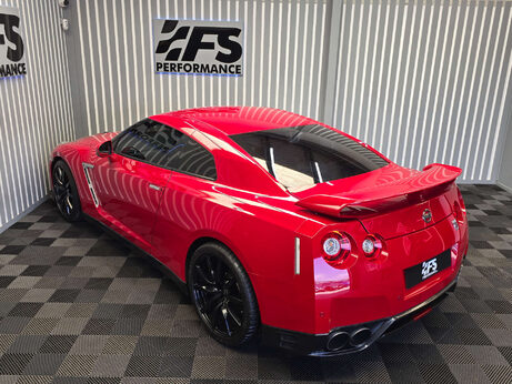 Nissan GT-R 3.8 V6 Premium Black Coupe 2dr Petrol Auto 4WD Euro 5 (550 ps) 39