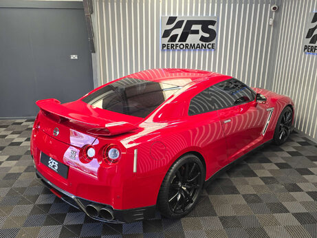 Nissan GT-R 3.8 V6 Premium Black Coupe 2dr Petrol Auto 4WD Euro 5 (550 ps) 41