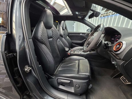 Audi RS3 2.5 TFSI Audi Sport Edition Sportback 5dr Petrol S Tronic quattro Euro 6 (s 3