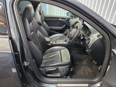 Audi RS3 2.5 TFSI Sportback 5dr Petrol S Tronic quattro Euro 6 (s/s) (Nav) (367 ps) 15