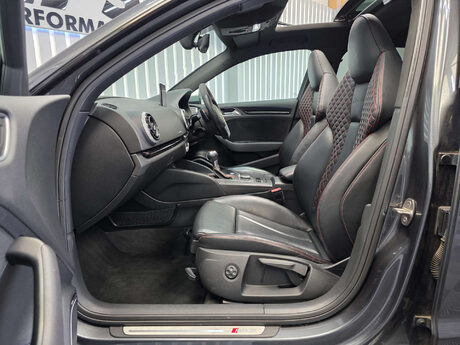 Audi RS3 2.5 TFSI Sportback 5dr Petrol S Tronic quattro Euro 6 (s/s) (Nav) (367 ps) 32