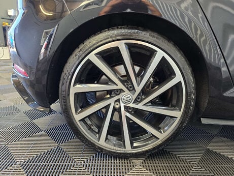 Volkswagen Golf 2.0 TSI BlueMotion Tech R Hatchback 5dr Petrol DSG 4Motion Euro 6 (s/s) (31 20