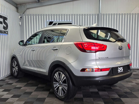 Kia Sportage 1.7 CRDi EcoDynamics 3 SUV 5dr Diesel Manual 2WD Euro 5 (s/s) (114 bhp) 4