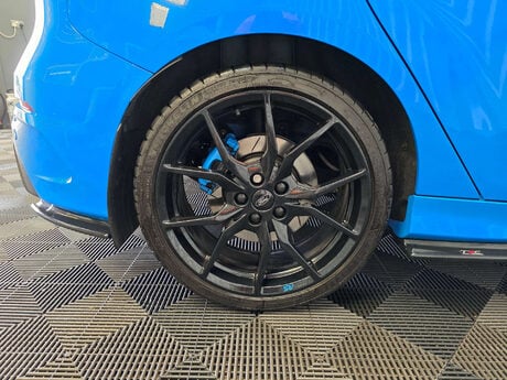 Ford Focus 2.3T EcoBoost RS Hatchback 5dr Petrol Manual AWD Euro 6 (s/s) (350 ps) 28