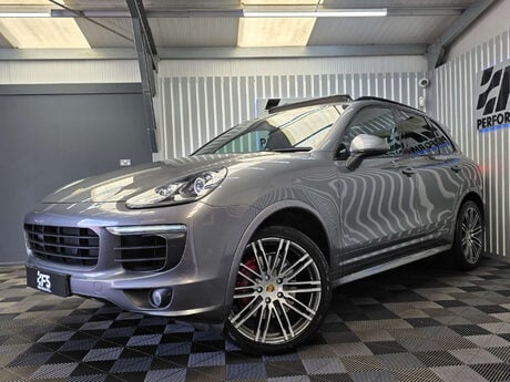 Porsche Cayenne 4.2 TD V8 S SUV 5dr Diesel TiptronicS 4WD Euro 5 (s/s) (385 ps) 4