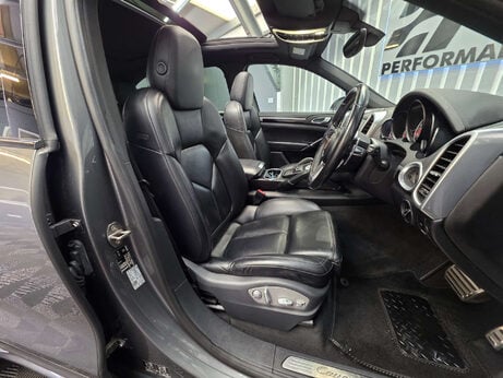 Porsche Cayenne 4.2 TD V8 S SUV 5dr Diesel TiptronicS 4WD Euro 5 (s/s) (385 ps) 4