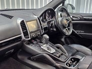Porsche Cayenne 4.2 TD V8 S SUV 5dr Diesel TiptronicS 4WD Euro 5 (s/s) (385 ps) 9