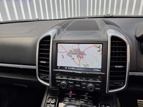Porsche Cayenne 4.2 TD V8 S SUV 5dr Diesel TiptronicS 4WD Euro 5 (s/s) (385 ps) 14