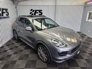 Porsche Cayenne 4.2 TD V8 S SUV 5dr Diesel TiptronicS 4WD Euro 5 (s/s) (385 ps) 15