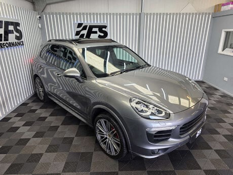 Porsche Cayenne 4.2 TD V8 S SUV 5dr Diesel TiptronicS 4WD Euro 5 (s/s) (385 ps) 15