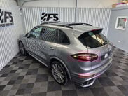 Porsche Cayenne 4.2 TD V8 S SUV 5dr Diesel TiptronicS 4WD Euro 5 (s/s) (385 ps) 18