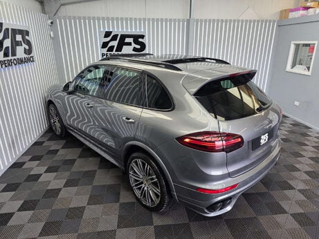 Porsche Cayenne 4.2 TD V8 S SUV 5dr Diesel TiptronicS 4WD Euro 5 (s/s) (385 ps) 14