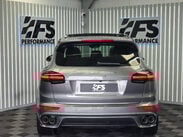 Porsche Cayenne 4.2 TD V8 S SUV 5dr Diesel TiptronicS 4WD Euro 5 (s/s) (385 ps) 19