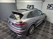 Porsche Cayenne 4.2 TD V8 S SUV 5dr Diesel TiptronicS 4WD Euro 5 (s/s) (385 ps) 20