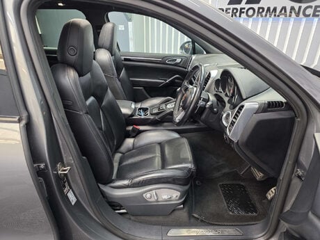 Porsche Cayenne 4.2 TD V8 S SUV 5dr Diesel TiptronicS 4WD Euro 5 (s/s) (385 ps) 23