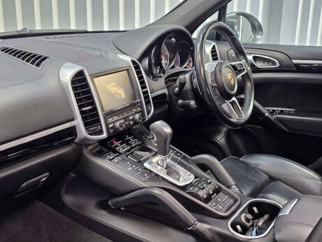 Porsche Cayenne 4.2 TD V8 S SUV 5dr Diesel TiptronicS 4WD Euro 5 (s/s) (385 ps) 20