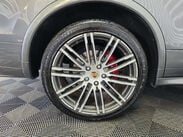 Porsche Cayenne 4.2 TD V8 S SUV 5dr Diesel TiptronicS 4WD Euro 5 (s/s) (385 ps) 28