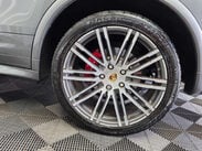 Porsche Cayenne 4.2 TD V8 S SUV 5dr Diesel TiptronicS 4WD Euro 5 (s/s) (385 ps) 30
