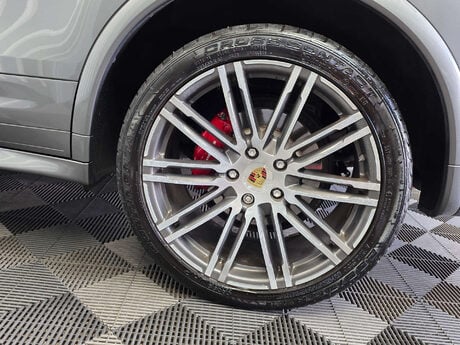 Porsche Cayenne 4.2 TD V8 S SUV 5dr Diesel TiptronicS 4WD Euro 5 (s/s) (385 ps) 30