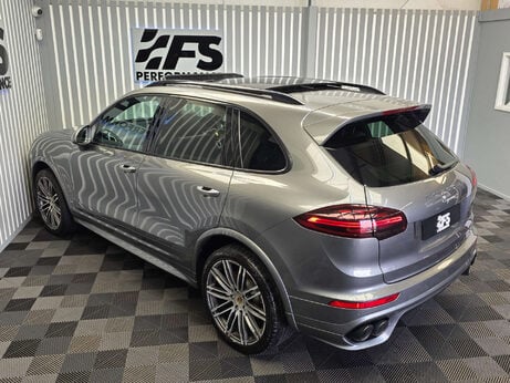 Porsche Cayenne 4.2 TD V8 S SUV 5dr Diesel TiptronicS 4WD Euro 5 (s/s) (385 ps) 32