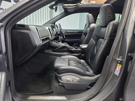 Porsche Cayenne 4.2 TD V8 S SUV 5dr Diesel TiptronicS 4WD Euro 5 (s/s) (385 ps) 37