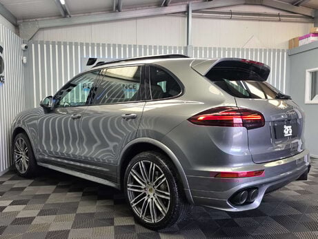 Porsche Cayenne 4.2 TD V8 S SUV 5dr Diesel TiptronicS 4WD Euro 5 (s/s) (385 ps) 41