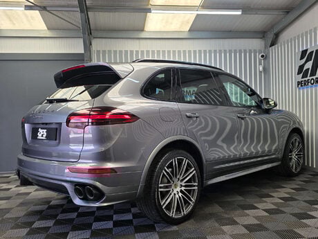 Porsche Cayenne 4.2 TD V8 S SUV 5dr Diesel TiptronicS 4WD Euro 5 (s/s) (385 ps) 47