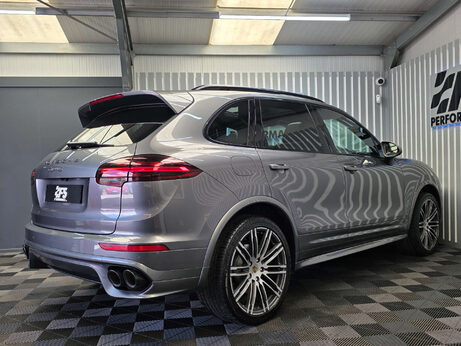 Porsche Cayenne 4.2 TD V8 S SUV 5dr Diesel TiptronicS 4WD Euro 5 (s/s) (385 ps) 43