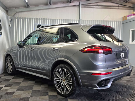 Porsche Cayenne 4.2 TD V8 S SUV 5dr Diesel TiptronicS 4WD Euro 5 (s/s) (385 ps) 41