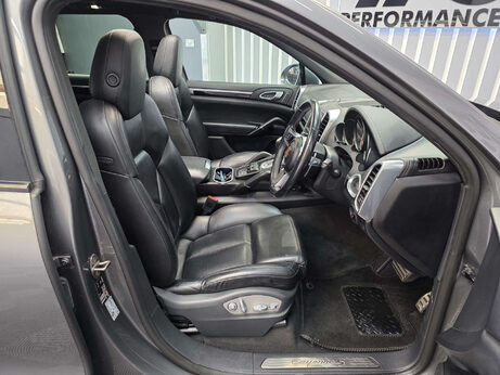 Porsche Cayenne 4.2 TD V8 S SUV 5dr Diesel TiptronicS 4WD Euro 5 (s/s) (385 ps) 19