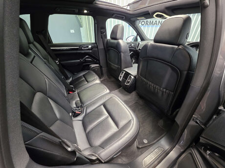 Porsche Cayenne 4.2 TD V8 S SUV 5dr Diesel TiptronicS 4WD Euro 5 (s/s) (385 ps) 22