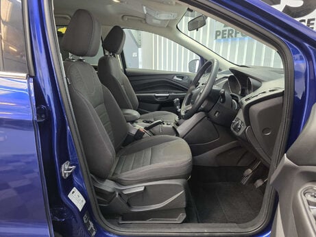 Ford Kuga 2.0 TDCi Zetec SUV 5dr Diesel Manual 2WD Euro 6 (s/s) (150 ps) 25
