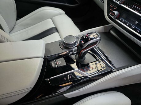 BMW M5 4.4 V8 GPF Saloon 4dr Petrol Steptronic xDrive Euro 6 (s/s) (600 ps) 10