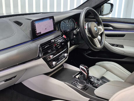 BMW M5 4.4 V8 GPF Saloon 4dr Petrol Steptronic xDrive Euro 6 (s/s) (600 ps) 19