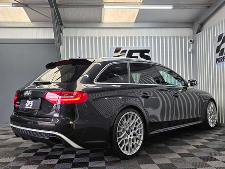 Audi RS4 4.2 FSI V8 Estate 5dr Petrol S Tronic quattro Euro 5 (450 ps) 6