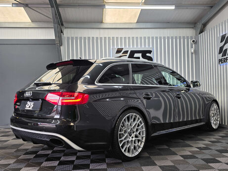 Audi RS4 4.2 FSI V8 Estate 5dr Petrol S Tronic quattro Euro 5 (450 ps) 2