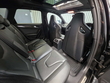 Audi RS4 4.2 FSI V8 Estate 5dr Petrol S Tronic quattro Euro 5 (450 ps) 18