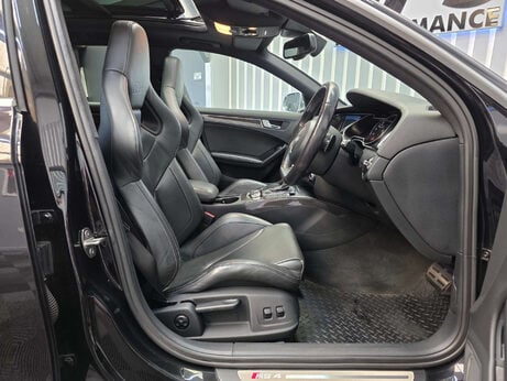 Audi RS4 4.2 FSI V8 Estate 5dr Petrol S Tronic quattro Euro 5 (450 ps) 37