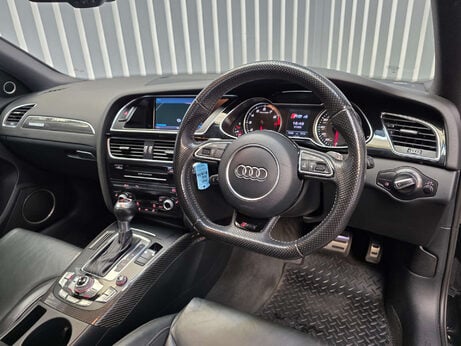Audi RS4 4.2 FSI V8 Estate 5dr Petrol S Tronic quattro Euro 5 (450 ps) 38